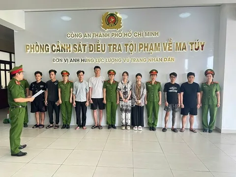 Khởi tố 8 đối tượng trong đường dây mua bán ma túy, ngụy trang trong hộp thức ăn thú cưng