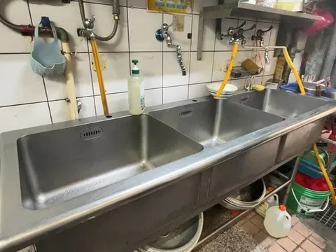 Phát hiện người phụ nữ 69 tuổi tử vong bất thường trong kho đông lạnh