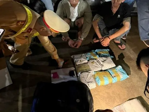 Bắt giữ 3 đối tượng mua bán hơn 10 kg ma túy