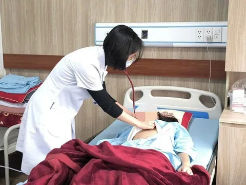 Viêm họng tưởng nhẹ, nữ sinh 16 tuổi bất ngờ rơi vào nguy kịch