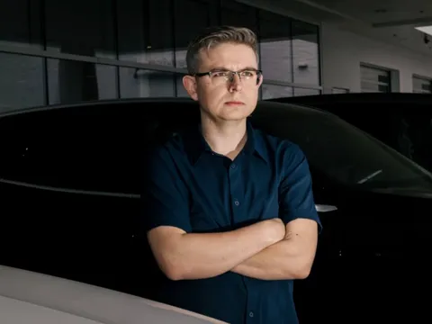 Không bán xe nhưng vẫn kiếm tiền từ.. ôtô, người đàn ông này khiến nhiều người bất ngờ với cách làm của mình