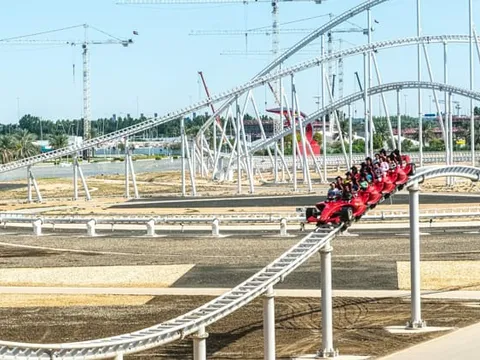 Người đàn ông bị xuất huyết não sau khi chơi tàu lượn siêu tốc: Bác sĩ cảnh báo điều này