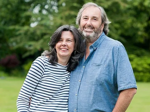 Tưởng đã chôn vùi mọi bí mật sau khi hỏa táng vợ, người đàn ông không ngờ một chi tiết nhỏ lại khiến tất cả bị phanh phui