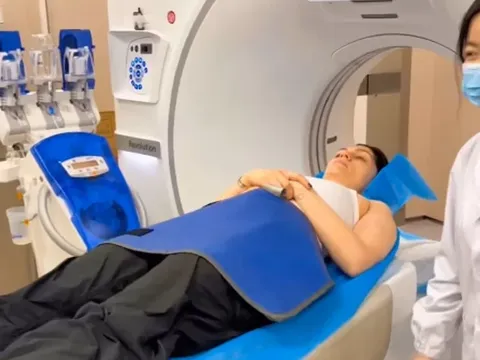 Nữ ca sĩ Jessie J suýt gãy cổ, phải nhập viện khẩn cấp trong lúc lưu diễn vì lý do này