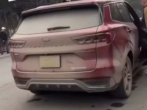 Biển số bị bùn đất che lấp: Phải làm như thế nào thì mới không bị phạt?