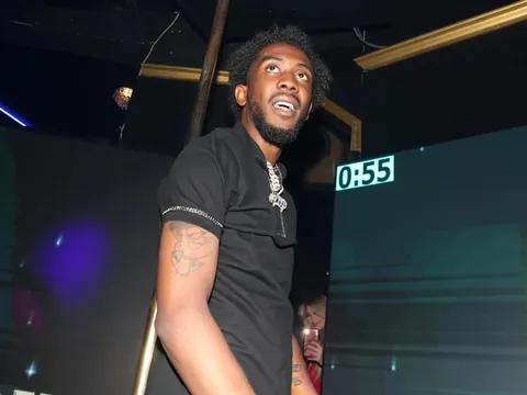 Nam ca sĩ kiêm rapper đình đám bị bắt tạm giam vì hành hung bạn gái cũ khiến người hâm mộ bàng hoàng