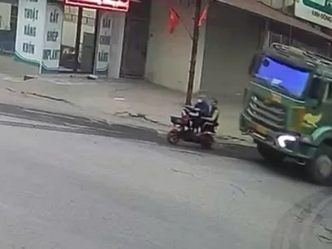 Vụ xe tải gây tai nạn làm 2 người tử vong ở Hưng Yên: Tài xế làm một điều mà nhiều người hay mắc phải