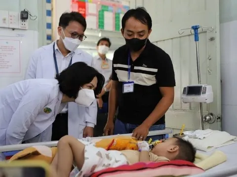 Cảnh báo: Virus mới khiến trẻ mắc tay chân miệng chuyển nặng, trẻ có những biểu hiện này cần đưa đến cơ sở y tế ngay lập tức