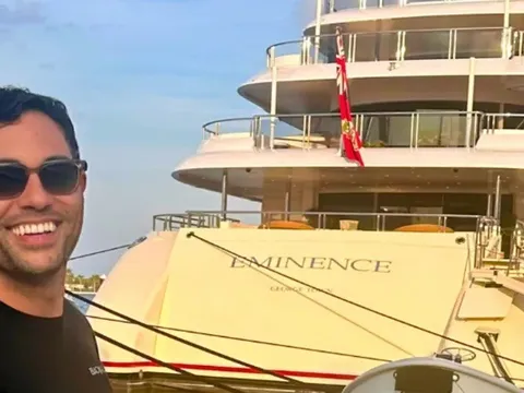 Chán cảnh công sở, trai đẹp bỏ việc kỹ sư, đi chu du bằng cách làm việc trên du thuyền và cái kết không ai ngờ