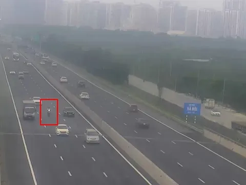 Xe máy phóng như bay trên cao tốc Hà Nội - Hải Phòng: Mức xử phạt vi phạm là bao nhiêu?