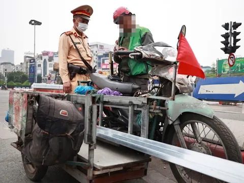 Tạm giữ hàng loạt xe ba bánh tự chế hoạt động "chui"