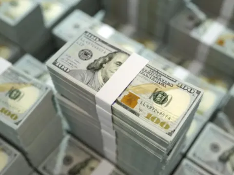 Đồng USD lao dốc kỷ lục kể từ 1973: Cảnh báo mới nhất về vị thế tài chính Mỹ?