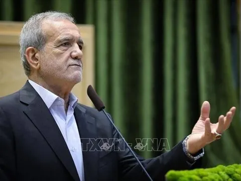 Tổng thống Iran chính thức phê chuẩn luật đình chỉ hợp tác với IAEA