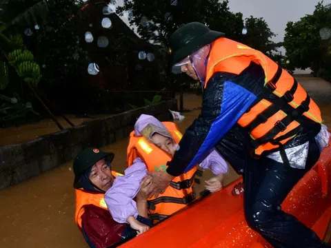 Ấm tình người nơi “rốn lũ” Quảng Bình