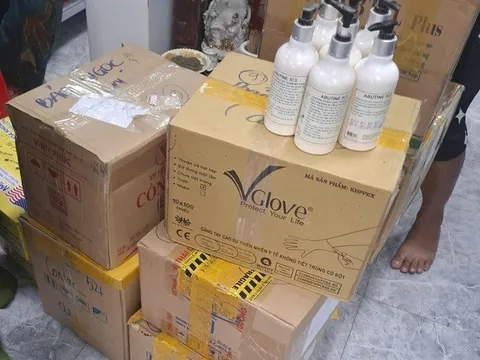 Kiểm tra hộ kinh doanh mỹ phẩm ở Cà Mau, phát hiện hơn 1.000 sản phẩm không rõ nguồn gốc