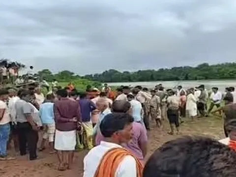 Đang ngồi bên bờ sông, người phụ nữ bất ngờ bị "quái vật" tấn công, lôi xuống sông, tử vong thương tâm