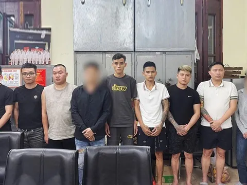 Vụ 29 nữ tiếp viên bị "giam lỏng", "ép" mặc đồ hở hang để phục vụ khách: Danh tính kẻ đứng sau