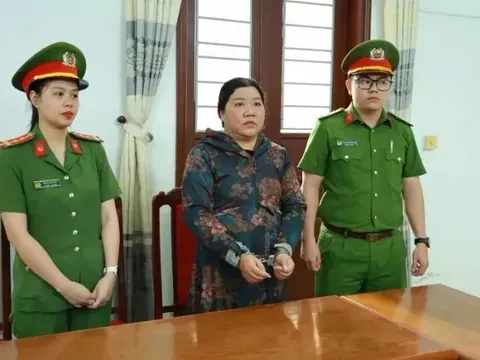 Danh tính "kiều nữ" 39 tuổi "lừa dối" hàng xóm làm việc mờ ám ở Quảng Trị