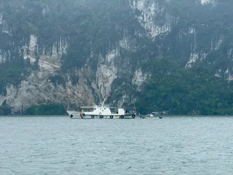 Vụ lật tàu ở vịnh Hạ Long: Danh tính thi thể nam giới vừa được tìm thấy