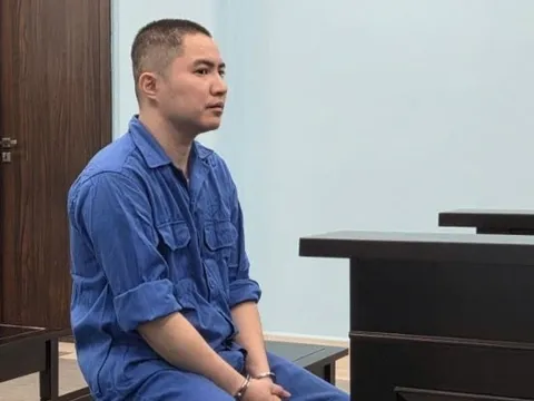 Thấy vợ nói chuyện với trai lạ lúc nửa đêm, chồng lao vào đánh, bị chém trọng thương