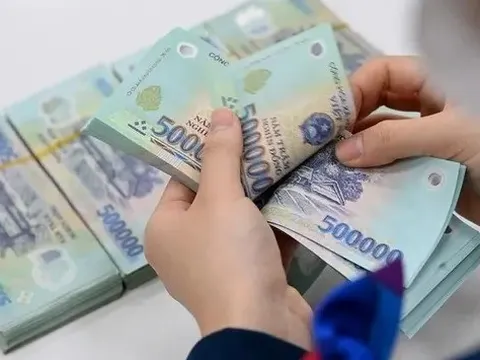 Trường hợp cán bộ, công chức, viên chức nào được hưởng 50% tháng tiền lương hiện hưởng theo Nghị định 154 cho mỗi năm công tác có đóng BHXH bắt buộc