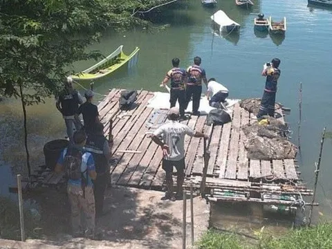Thi thể một phụ nữ bị xích cổ, buộc vào tạ bê tông dạt vào bến tàu nổi tiếng: Trung úy công an tiết lộ manh mối điều tra