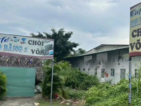 Bí mật trong quán cà phê chòi ở Đồng Nai: Bắt quả tang 4 nữ tiếp viên "chiều khách", giá "đi thắng" 400.000 đồng/lượt