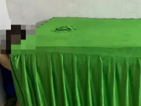 Bắt quả tang 6 nữ tiếp viên phục vụ "khách làng chơi" tại cơ sở massage: Bán dâm giá 1 triệu đồng, bị "cắt phế" 500.000 đồng