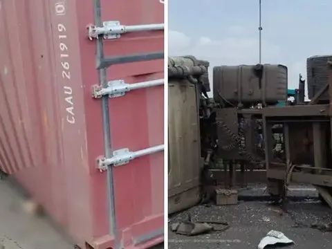 Nóng: Thùng container rơi khỏi xe, đè chết 3 thanh niên đi xe máy