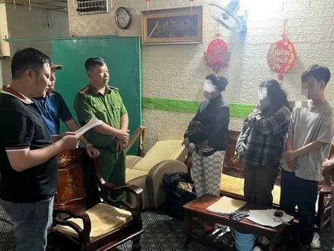 Bắt quả tang 2 đôi nam nữ mua bán dâm giá 700.000 đồng/lượt tại massage Diễm Kiều: "Bí mật động trời" bị lật tẩy ra sao?