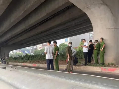 Vụ thi thể nam giới đang phân hủy dưới chân đường Vành đai 3 trên cao, Hà Nội: Tiết lộ manh mối mới nhất