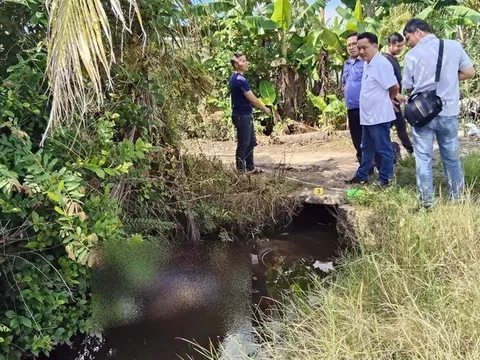 Phát hiện thi thể nam thanh niên dưới mương nước ở Lâm Đồng: Thi thể nằm trong tư thế nằm úp mặt, trên đầu đội mũ bảo hiểm