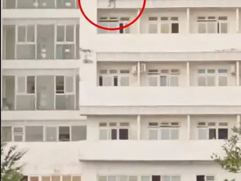 Vụ cụ ông 80 tuổi rơi từ tầng 8 bệnh viện xuống đất: Nhân chứng tiết lộ "khoảnh khắc" nạn nhân cố gắng dùng 2 tay đu bám tường ban công