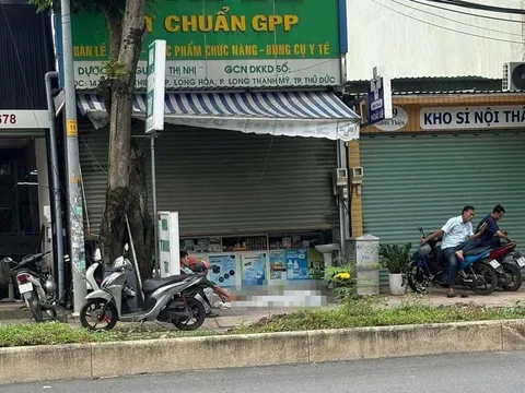 Phát hiện người phụ nữ gục chết thương tâm trước tiệm thuốc: Hé lộ nguyên nhân tử vong
