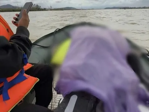 Vụ bố ôm 2 con nhỏ nhảy sông tự tử: Tìm thấy thi thể 2 bé gái, trên người vẫn mặc đồng phục học sinh