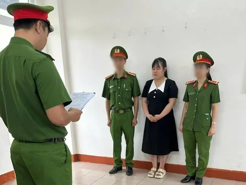 Bắt tạm giam "nữ quái" Nguyễn Thị Phương Uyên