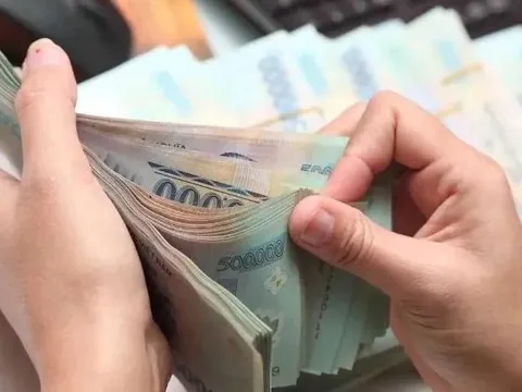 Quyết định chi tặng 350.000 đồng/người để chúc thọ mừng thọ cho người cao tuổi từ bao nhiêu tuổi theo Nghị quyết 81?