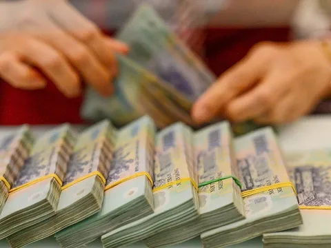 Năm 2026 áp dụng quy định mới tăng thêm ít nhất 6.800.000 đồng/tháng cho người lao động thực hiện chế độ tiền lương theo nhà nước ở mức hưởng trợ cấp thất nghiệp tối đa ra sao?