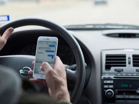 Đi xe máy mắc lỗi này, có thể bị phạt tới 14 triệu đồng