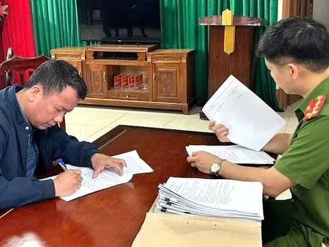 Nhận hối lộ khi làm sổ đỏ trái phép, nguyên cán bộ địa chính xã Trịnh Văn Minh bị khởi tố