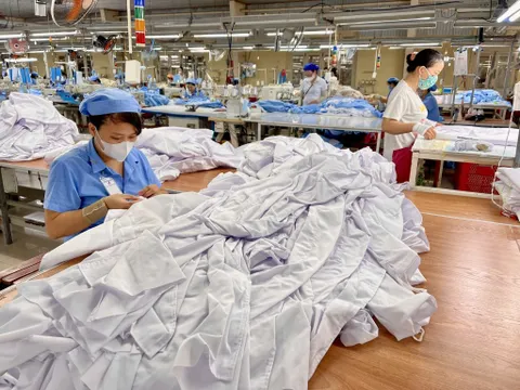 Người lao động mua hàng cho doanh nghiệp trên 5 triệu có phải chuyển khoản để được trừ chi phí khi tính thuế thu nhập doanh nghiệp?