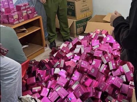 Công an triệt phá cơ sở sản xuất hàng nghìn sản phẩm dưỡng da giả, hé lộ danh tính "bà trùm" 37 tuổi