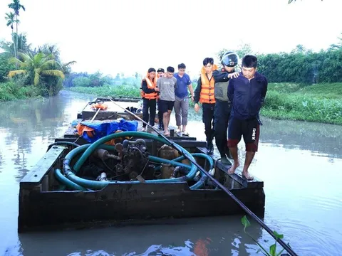 Cảnh sát triệt phá ổ “cát tặc” trên sông Đồng Nai như thế nào?