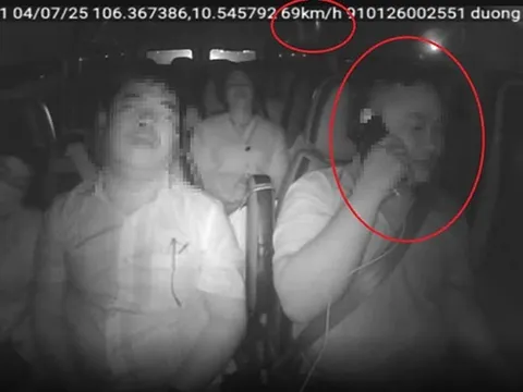 Xử lý 33 tài xế dùng điện thoại khi lái xe trên cao tốc