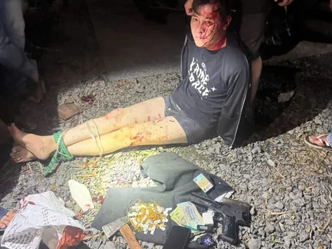 Cái kết cho thanh niên cả gan dùng súng cướp tiệm vàng