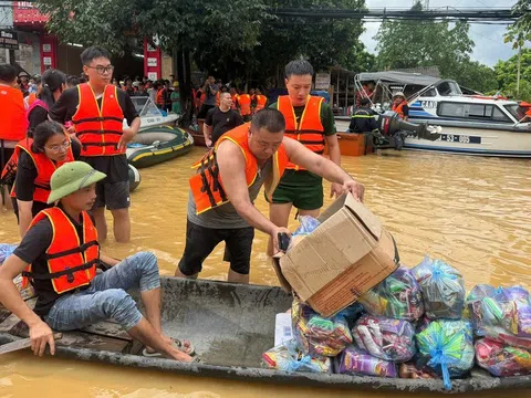 Từ thiện mùa lũ: Cần một trái tim ấm và cái đầu lạnh