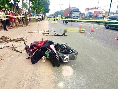 Clip: Nam thanh niên đi SH tử vong vì một thứ cực kỳ nguy hiểm trên đường