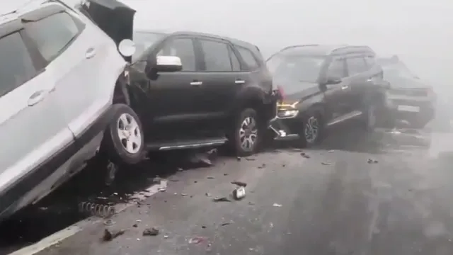 Clip: Hiện trường ám ảnh sau tai nạn liên hoàn trên cao tốc, 2 người tử vong thương tâm