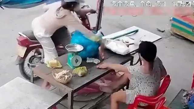 Xót xa người khuyết tật bán rau tử vong trong tư thế treo cổ sau khi bị đôi nam nữ cướp mất điện thoại