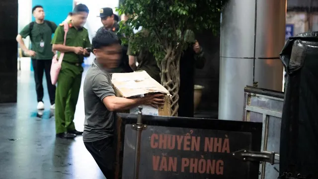 Buổi tối căng thẳng tại trụ sở công ty Shark Bình